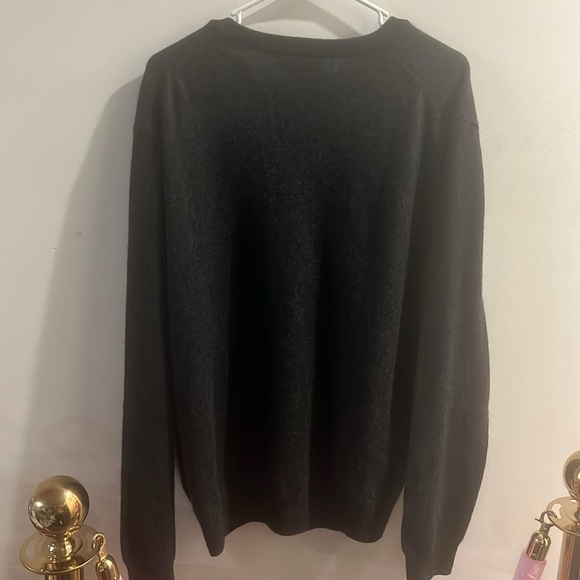 Grey V-Neck Bloomingdale’s Cashmere Sweater - Picture 4 of 5